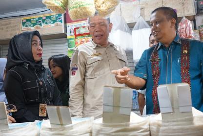  Pantau Harga dan Ketersediaan Beras, Disperindag ESDM Sumut Sidak Pasar Sukaramai